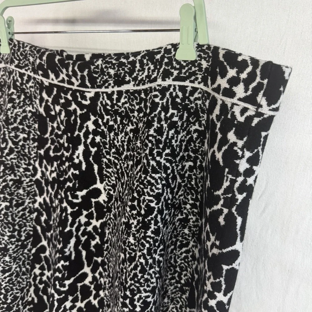 Lane Bryant Heavy Knit A-line Skirt Black White Animal Print 22/24 Plus
